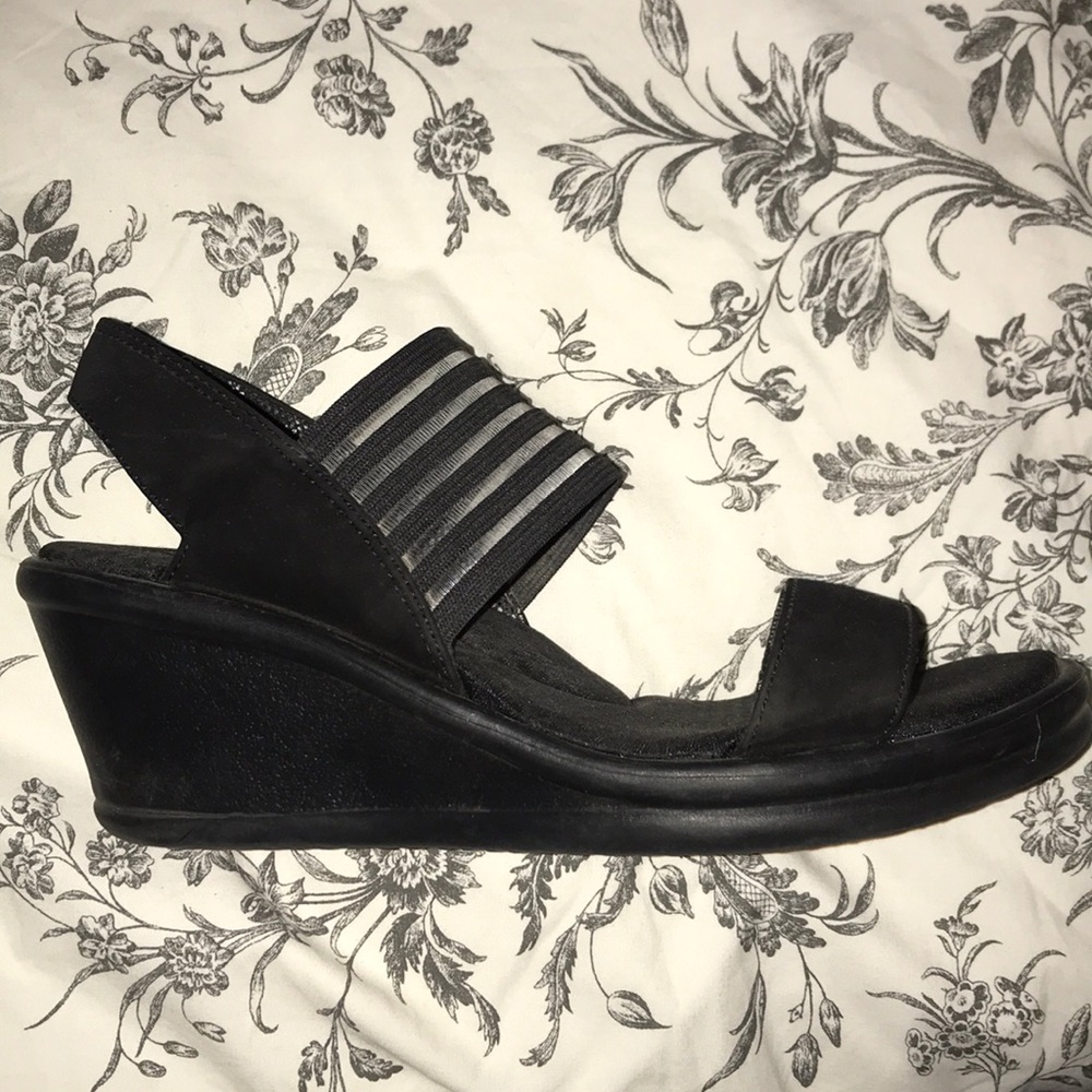 🦋Sketchers memory foam shoes